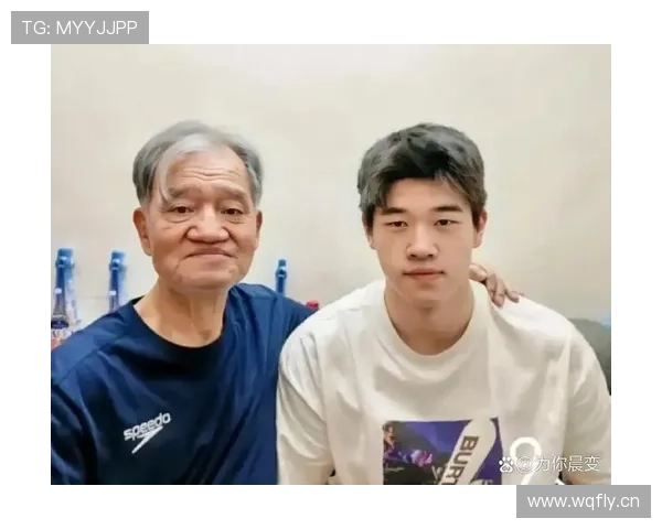潘展乐家的冰箱里只放蛋白粉和冰块